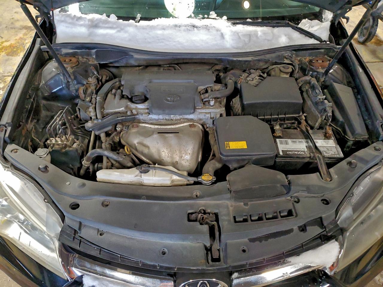 2015 TOYOTA CAMRY LE photo 11
