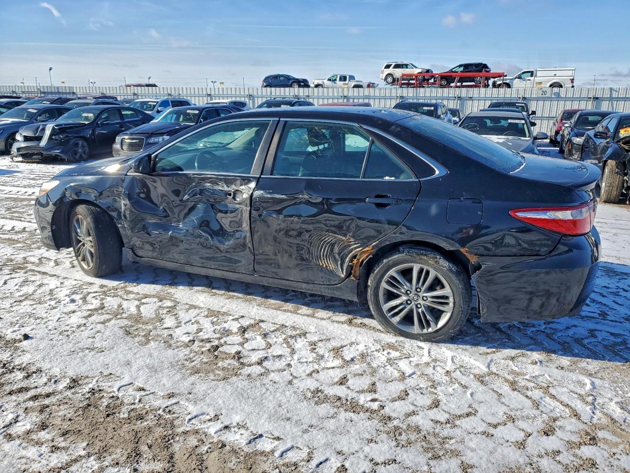 2015 TOYOTA CAMRY LE photo 2
