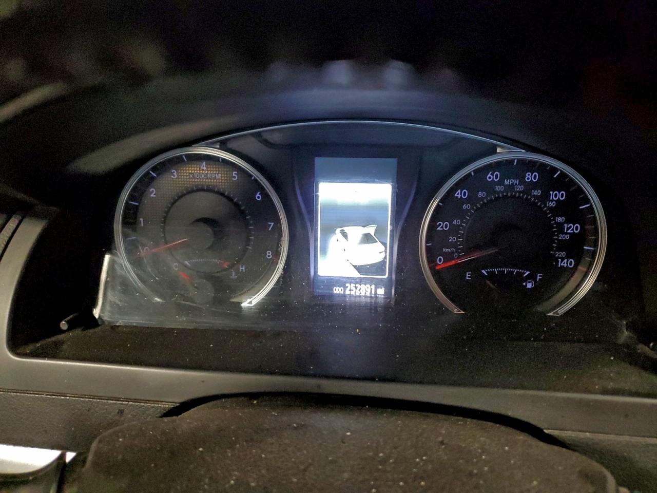 2015 TOYOTA CAMRY LE photo 9