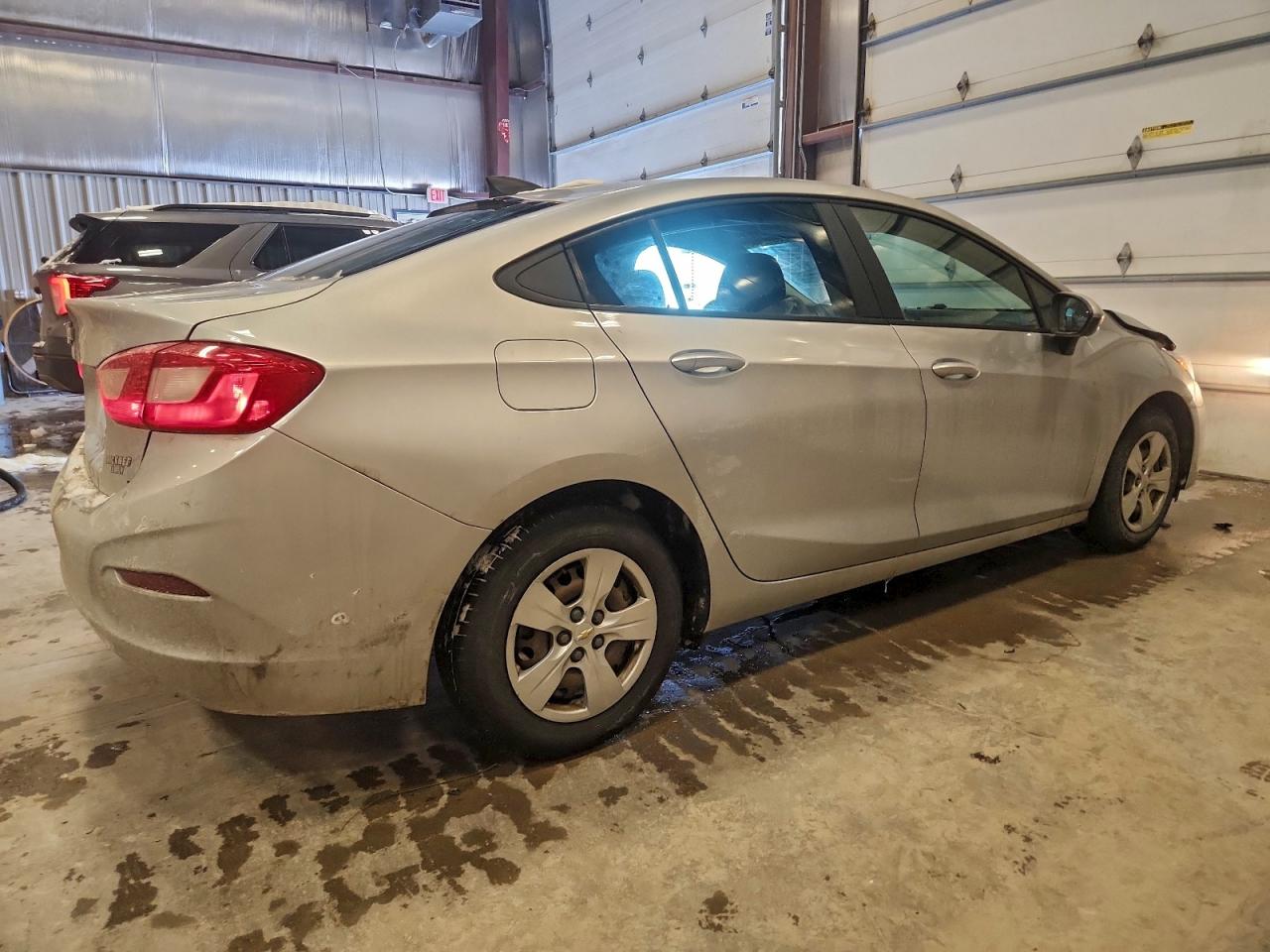 2017 CHEVROLET CRUZE LS photo 3