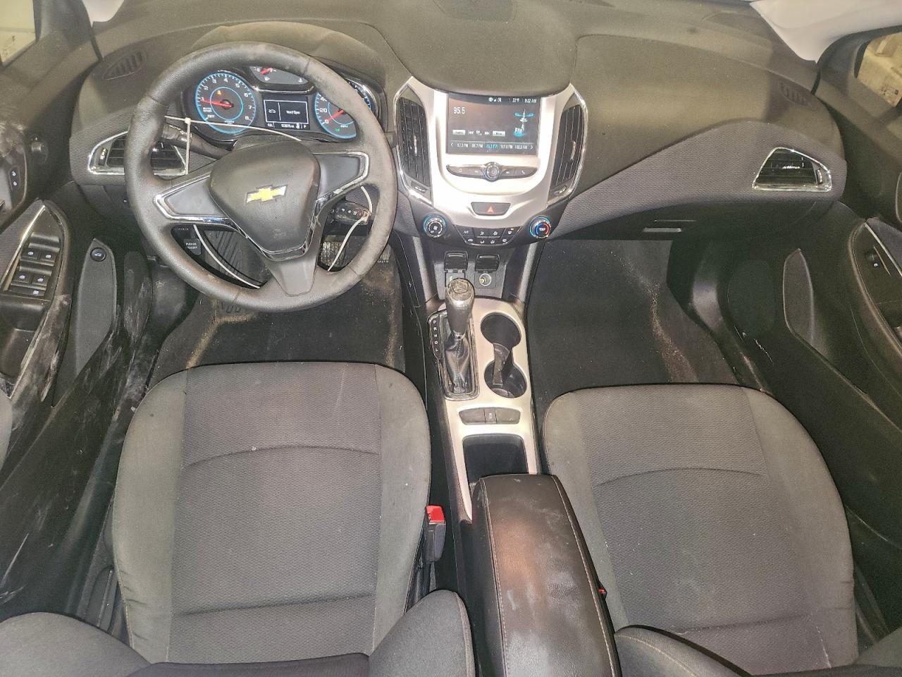 2017 CHEVROLET CRUZE LS photo 8