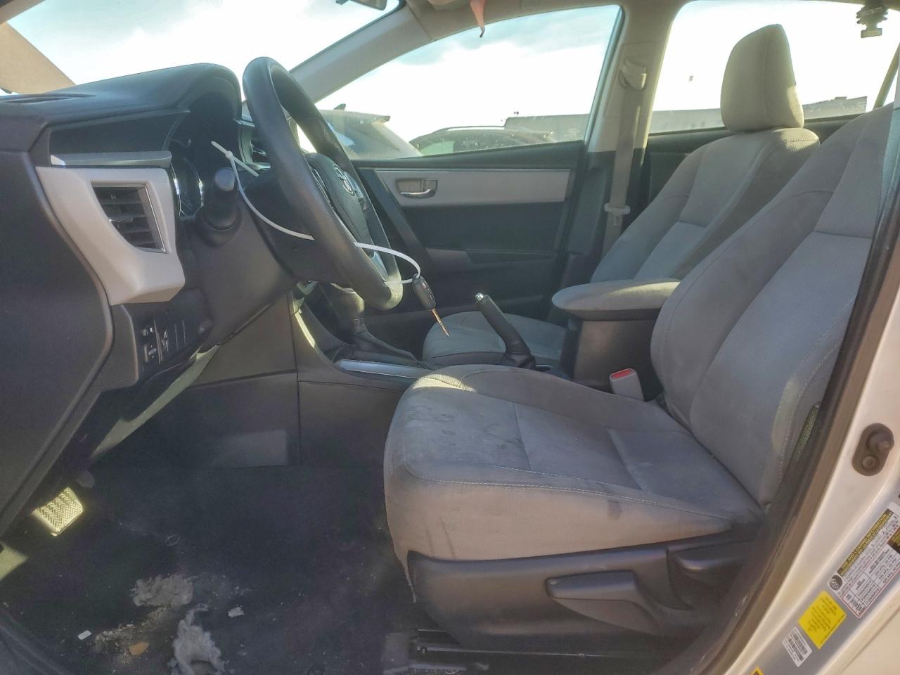 2014 TOYOTA COROLLA L photo 7