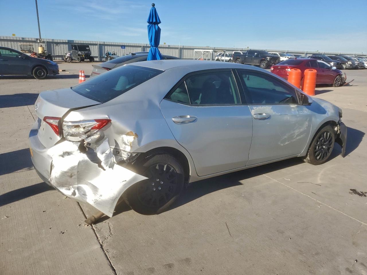 2014 TOYOTA COROLLA L photo 3