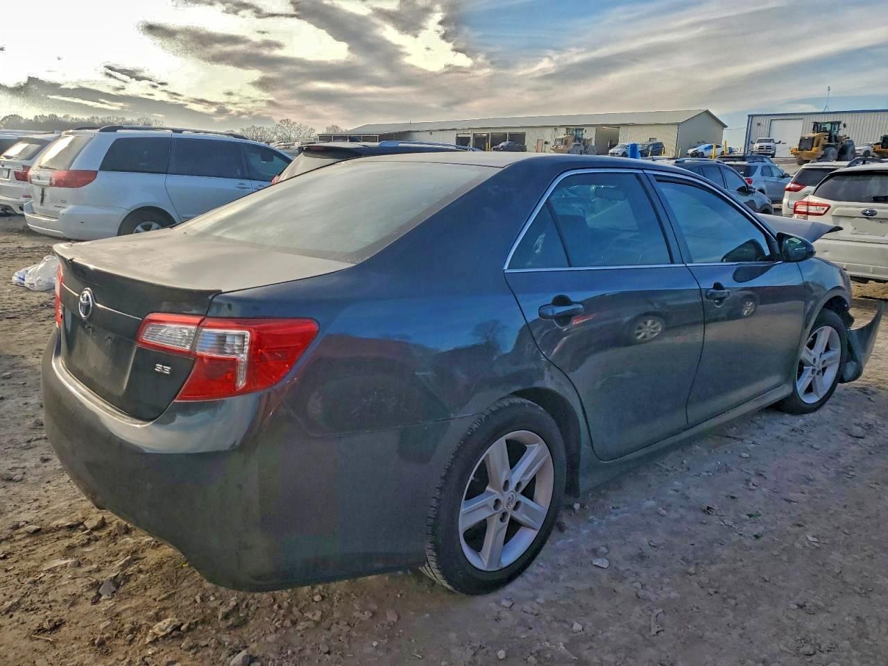 2012 TOYOTA CAMRY BASE photo 3