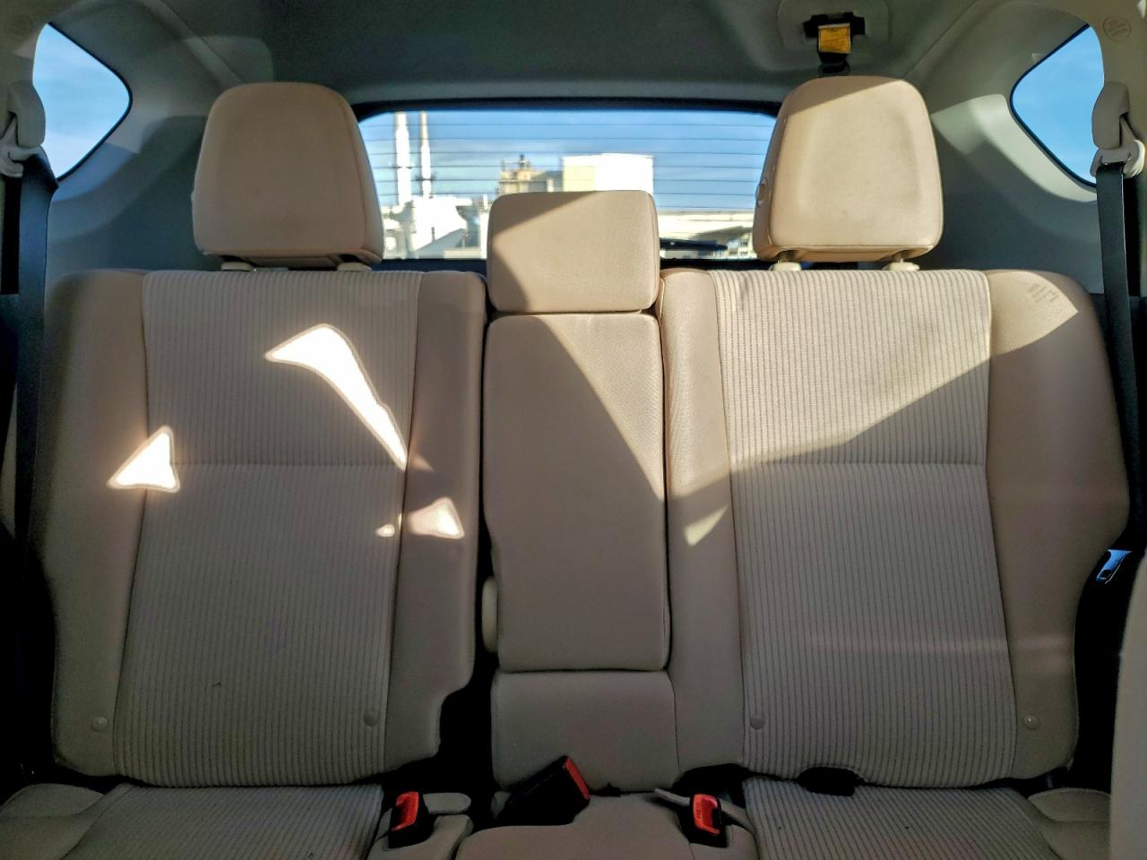 2013 TOYOTA RAV4 LE photo 10