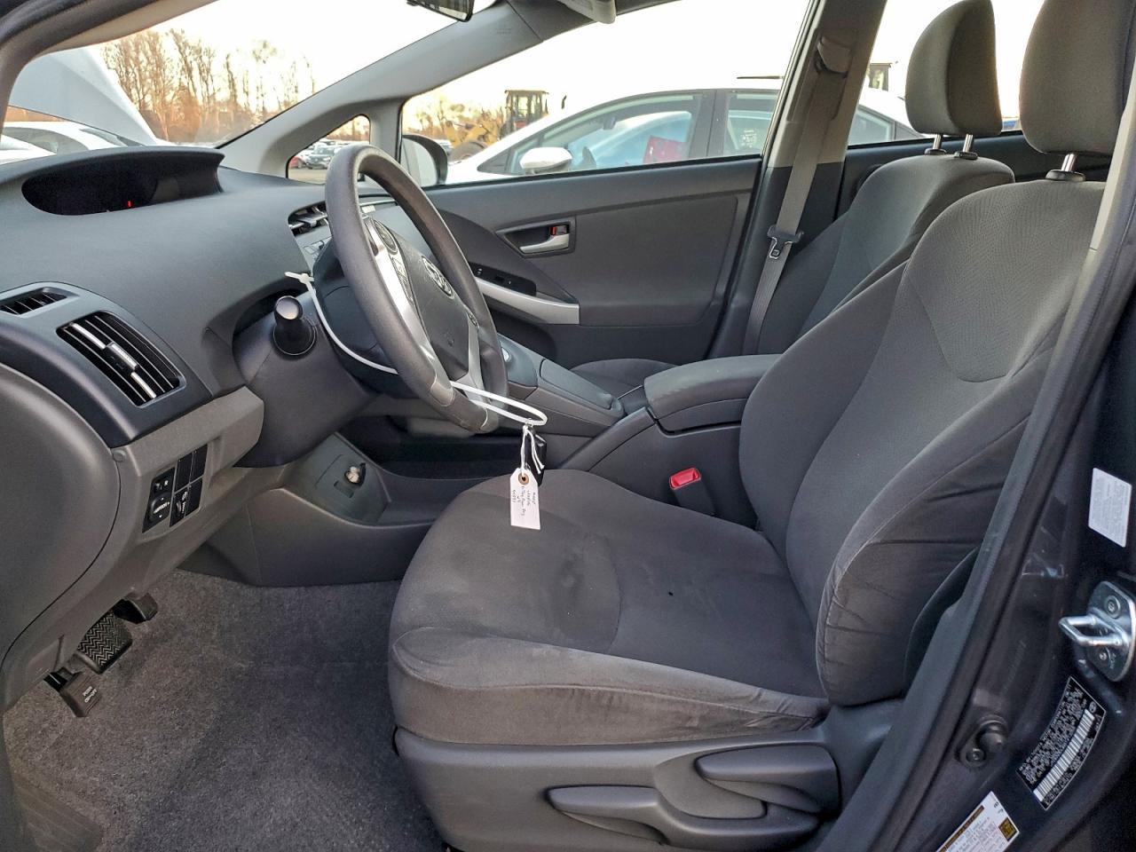 2011 TOYOTA PRIUS photo 7