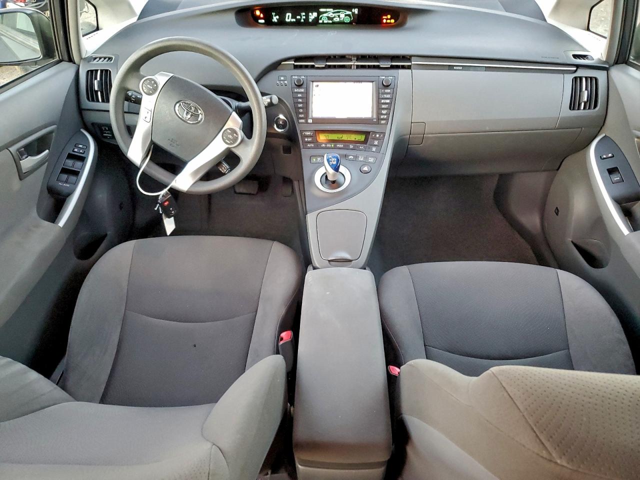 2011 TOYOTA PRIUS photo 8