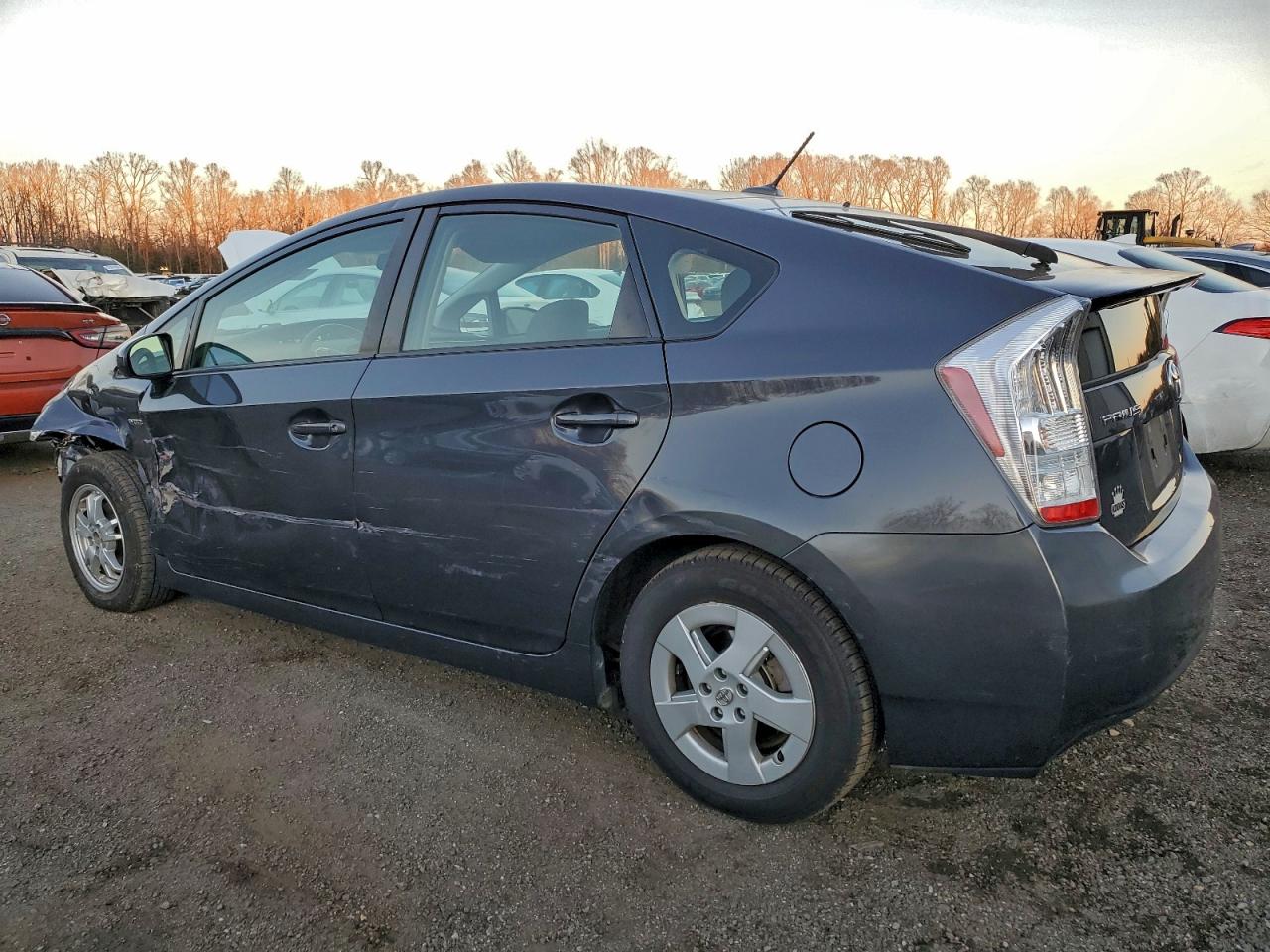 2011 TOYOTA PRIUS photo 2