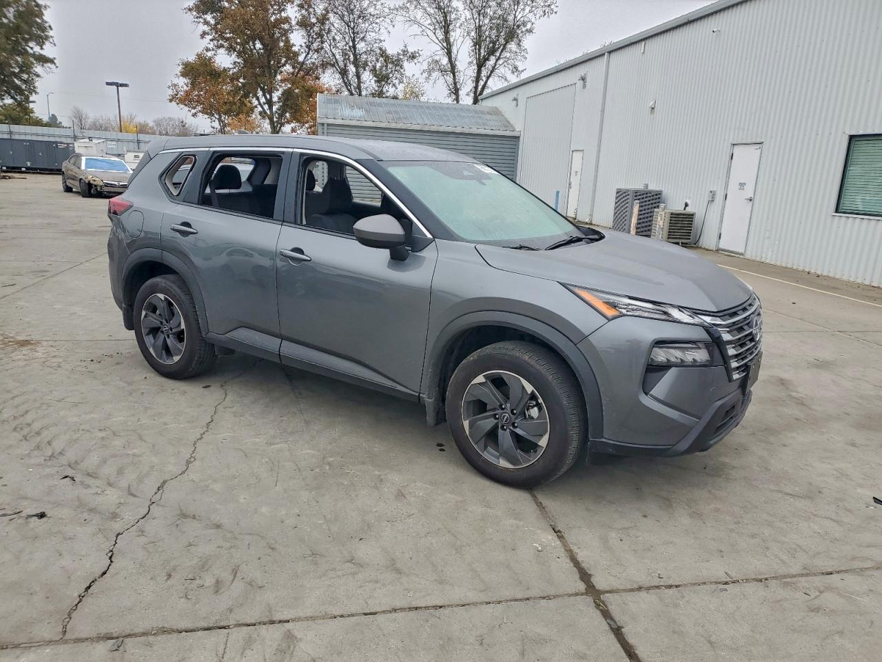 2025 NISSAN ROGUE SV photo 4