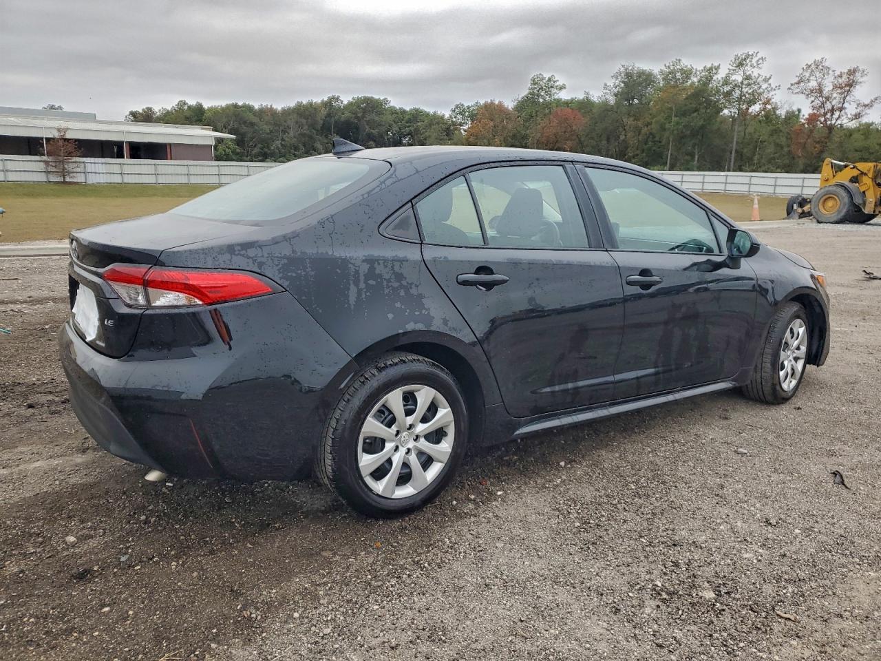 2025 TOYOTA COROLLA LE photo 3