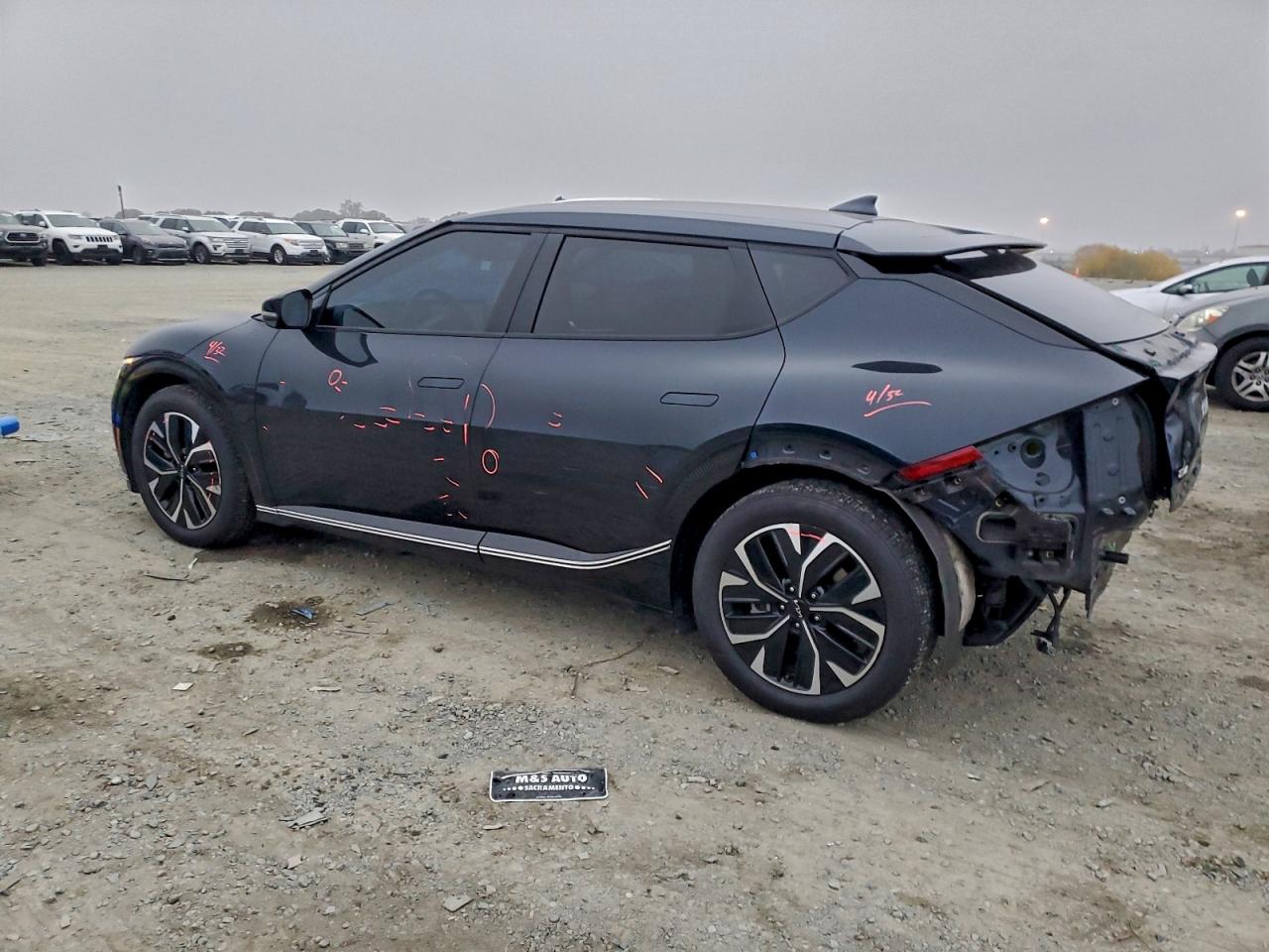 2022 KIA EV6 LIGHT photo 2