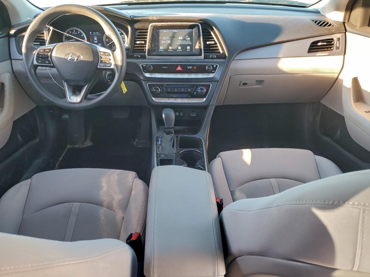 2018 HYUNDAI SONATA SE photo 8