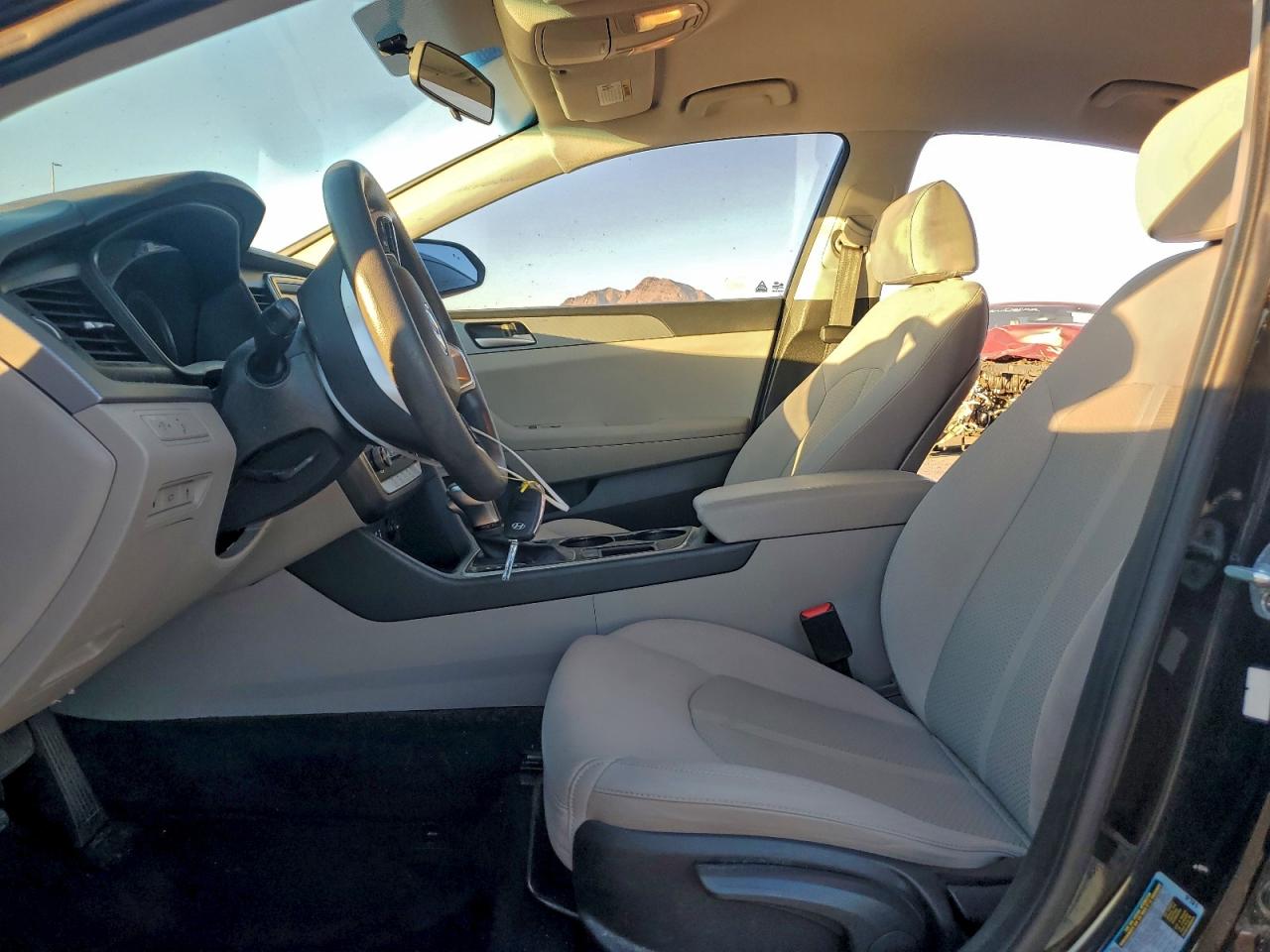 2018 HYUNDAI SONATA SE photo 7