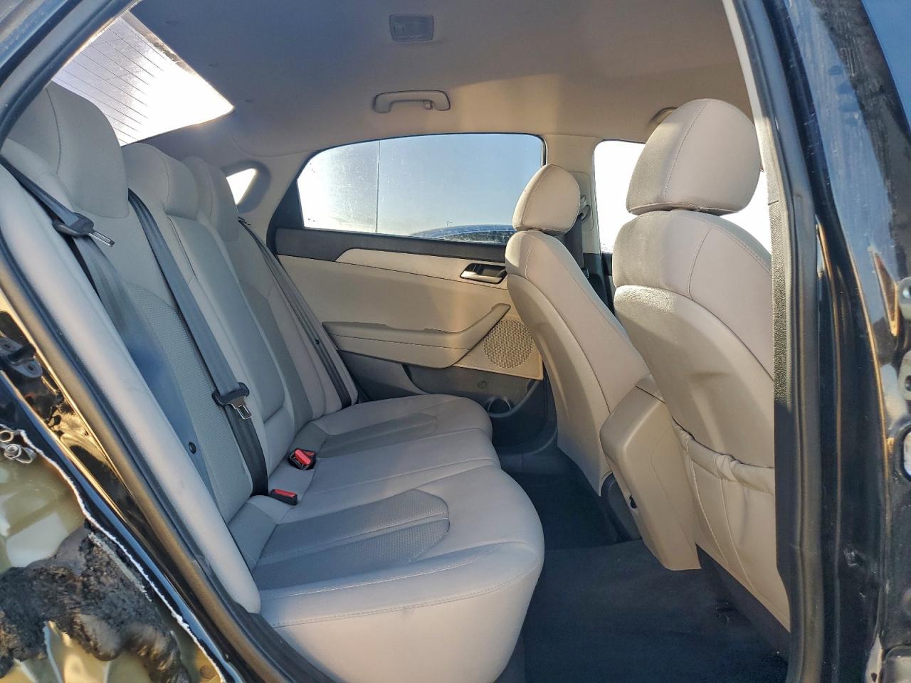 2018 HYUNDAI SONATA SE photo 10
