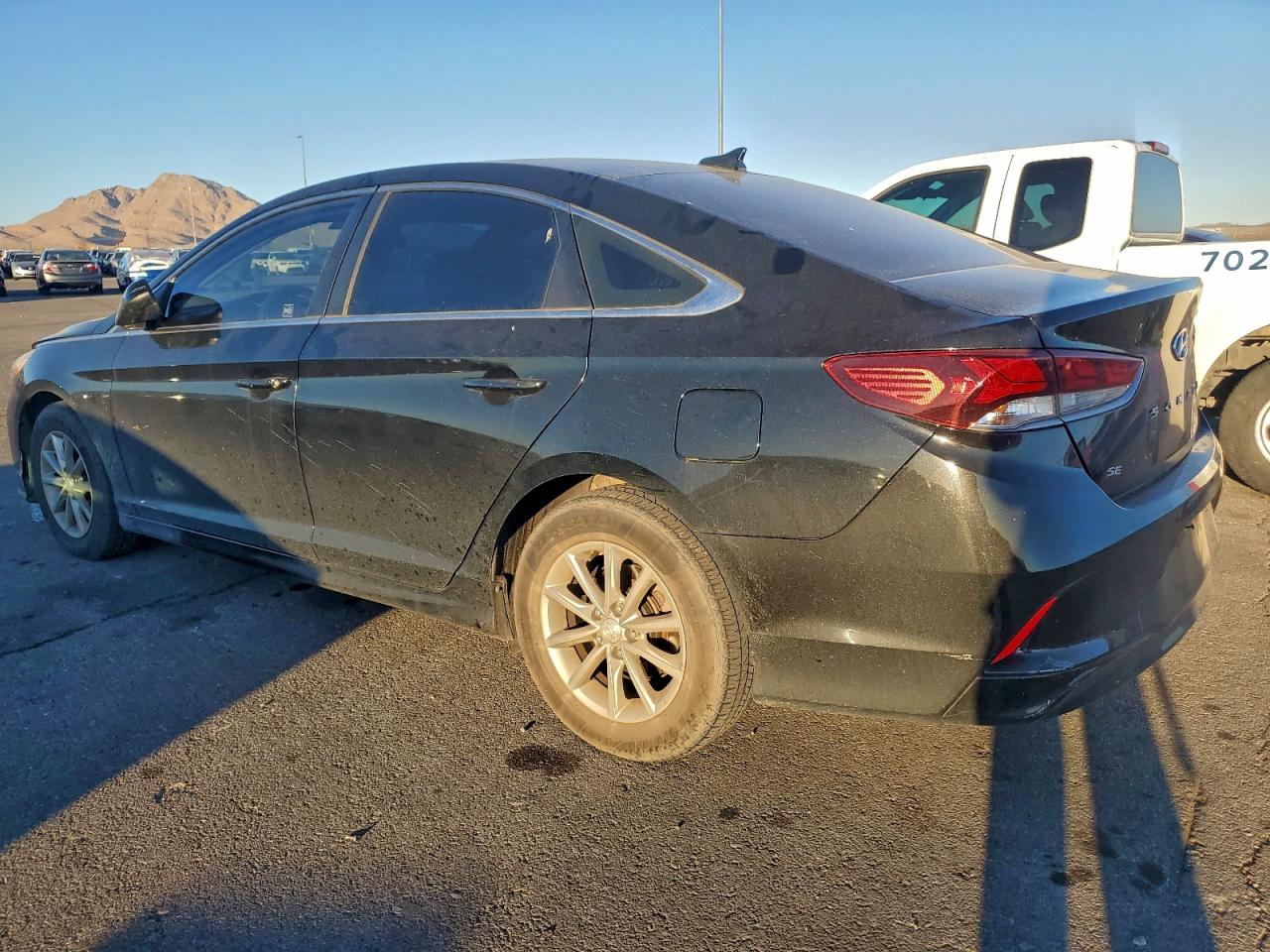 2018 HYUNDAI SONATA SE photo 2
