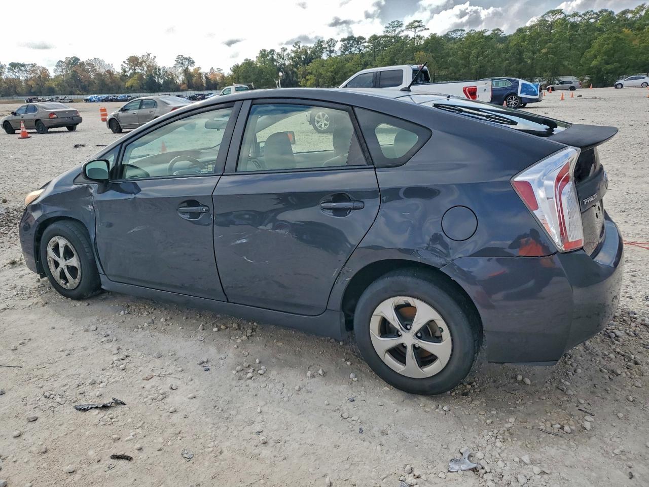 2015 TOYOTA PRIUS photo 2