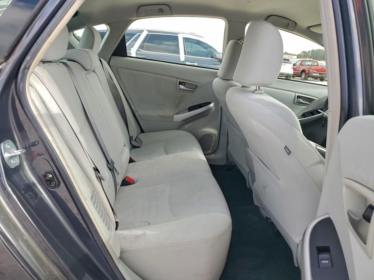 2015 TOYOTA PRIUS photo 10
