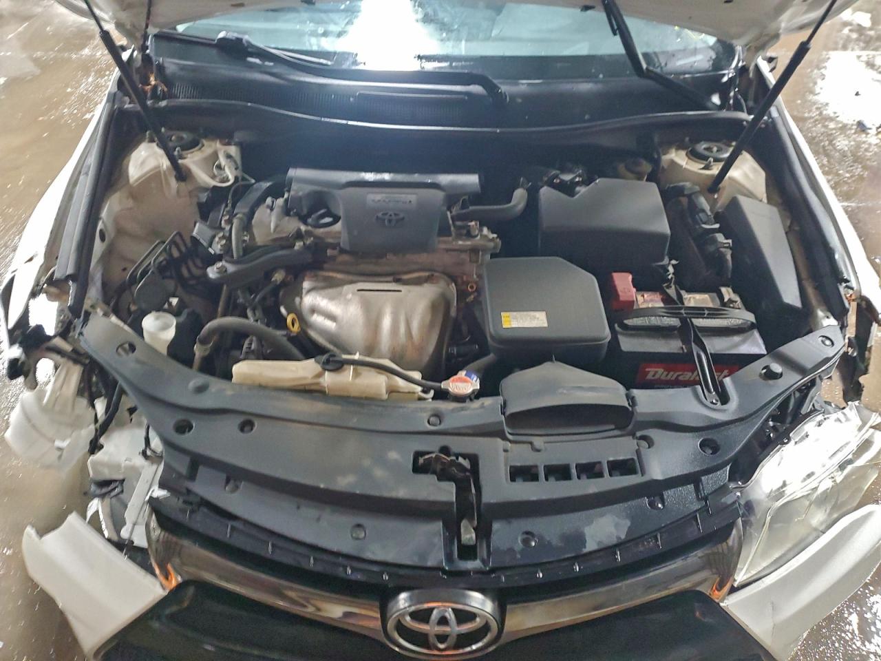2016 TOYOTA CAMRY LE photo 11