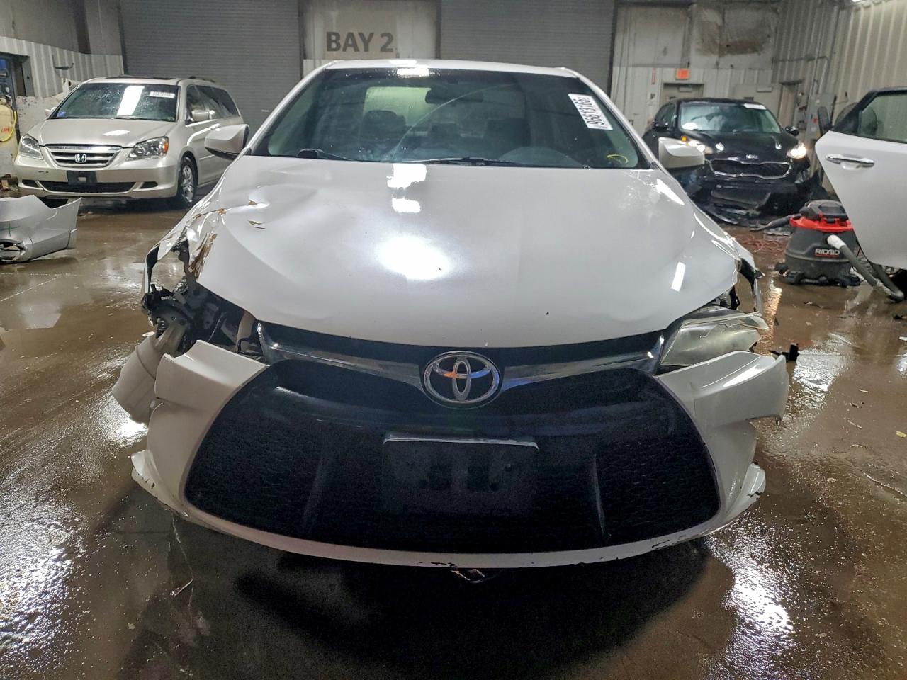 2016 TOYOTA CAMRY LE photo 5