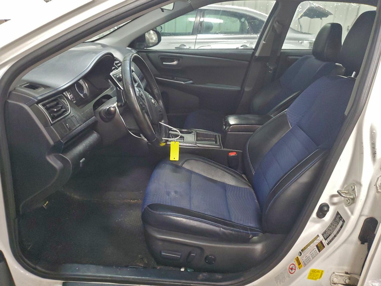 2016 TOYOTA CAMRY LE photo 7