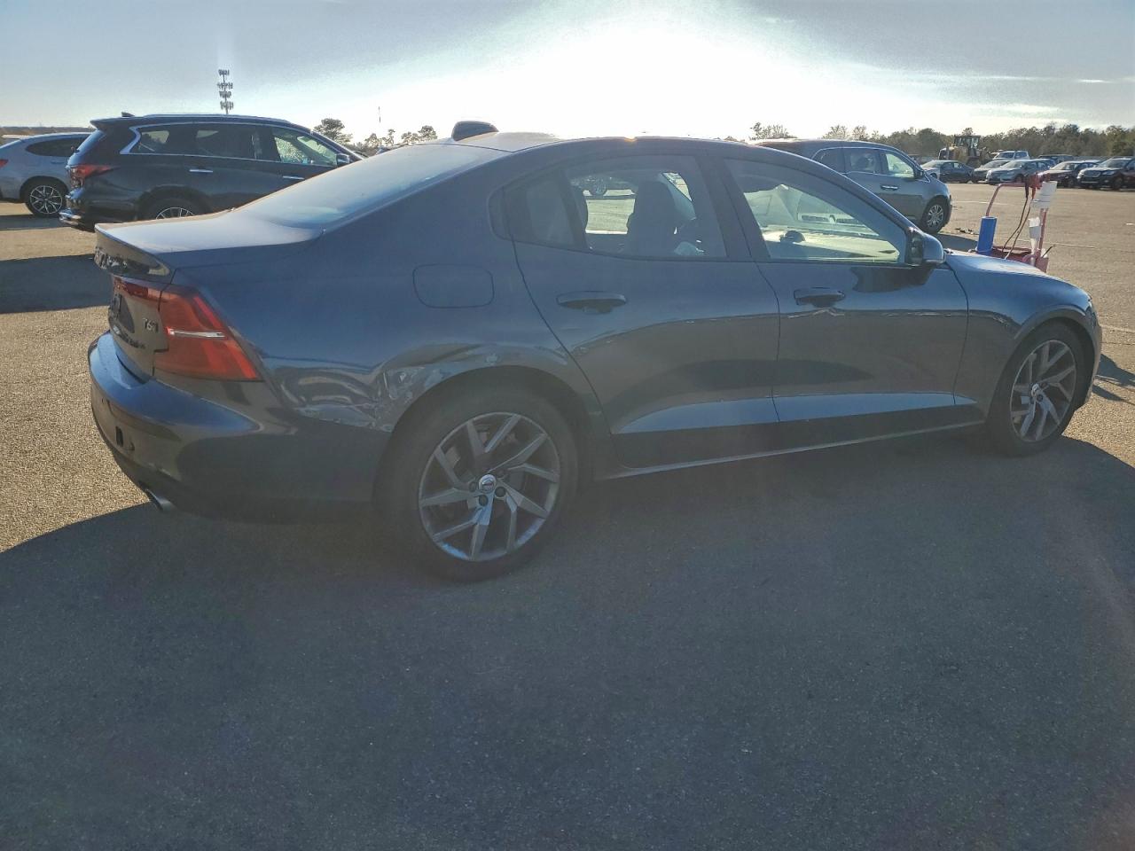 2019 VOLVO S60 T6 MOMENTUM photo 3