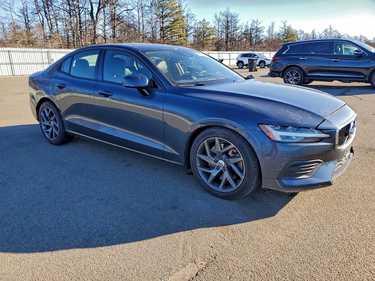 2019 VOLVO S60 T6 MOMENTUM photo 4