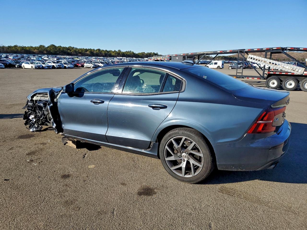 2019 VOLVO S60 T6 MOMENTUM photo 2