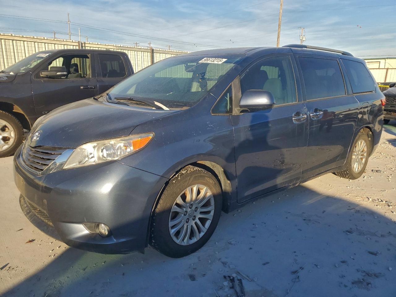 2017 TOYOTA SIENNA