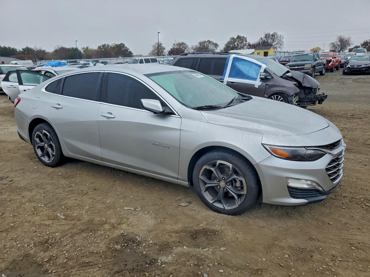 2021 CHEVROLET MALIBU LT photo 4