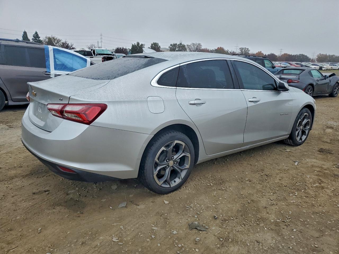 2021 CHEVROLET MALIBU LT photo 3