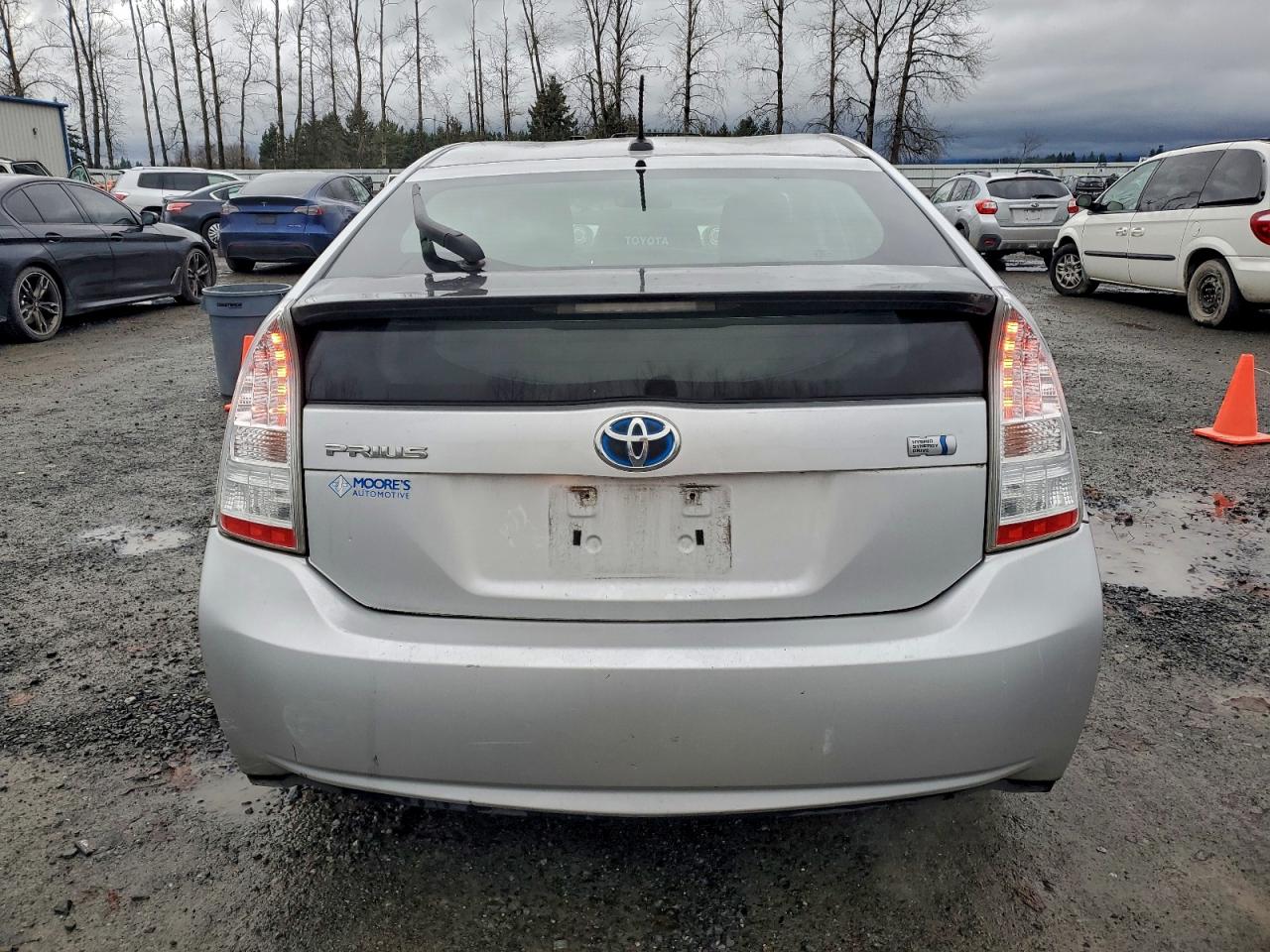 2011 TOYOTA PRIUS photo 6