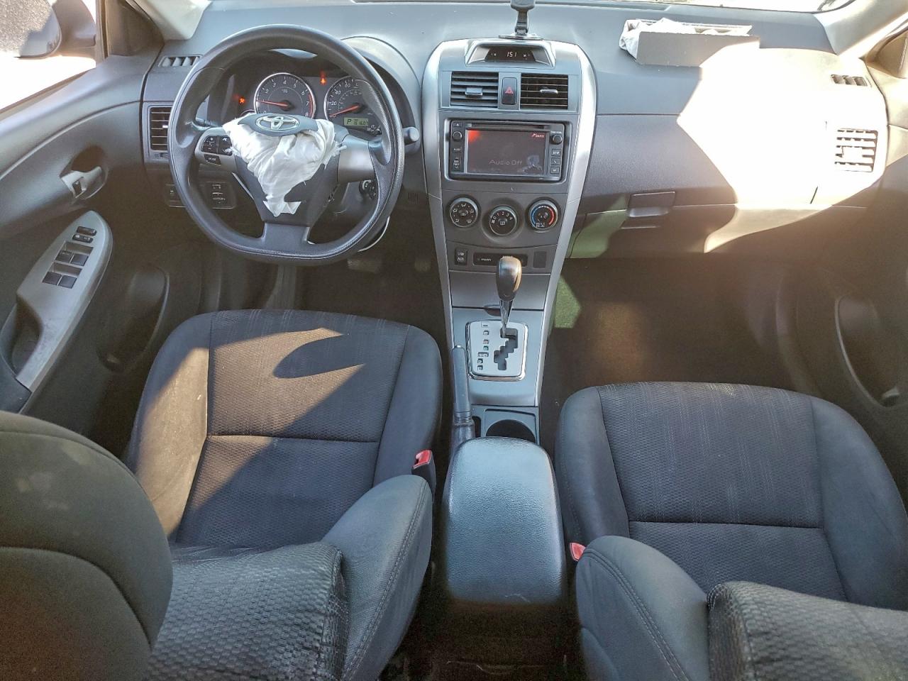 2013 TOYOTA COROLLA BASE photo 8