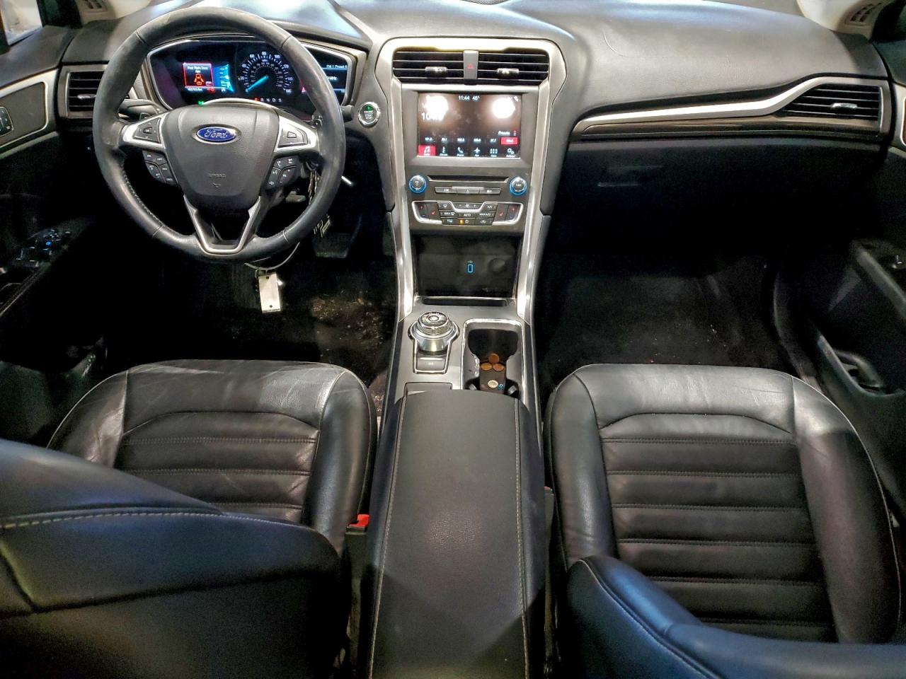 2017 FORD FUSION SE photo 8