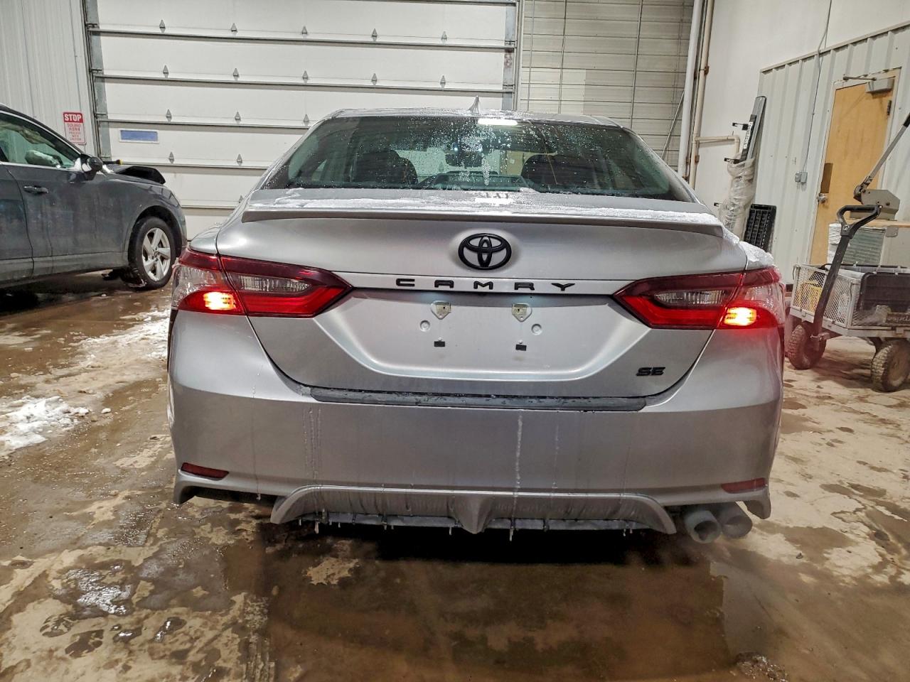 2024 TOYOTA CAMRY SE NIGHT SHADE photo 6