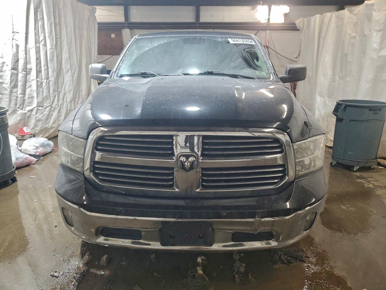 2016 RAM 1500 SLT photo 5