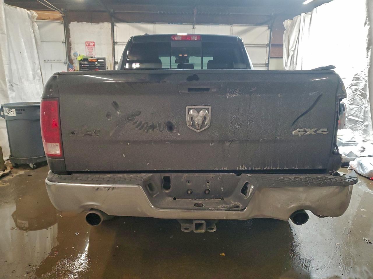2016 RAM 1500 SLT photo 6