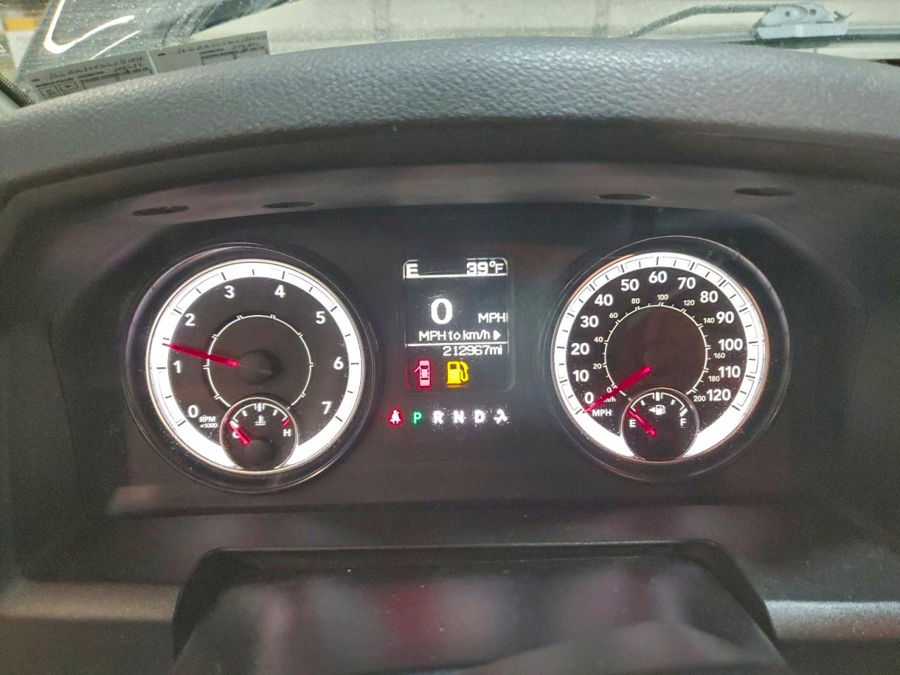 2016 RAM 1500 SLT photo 9