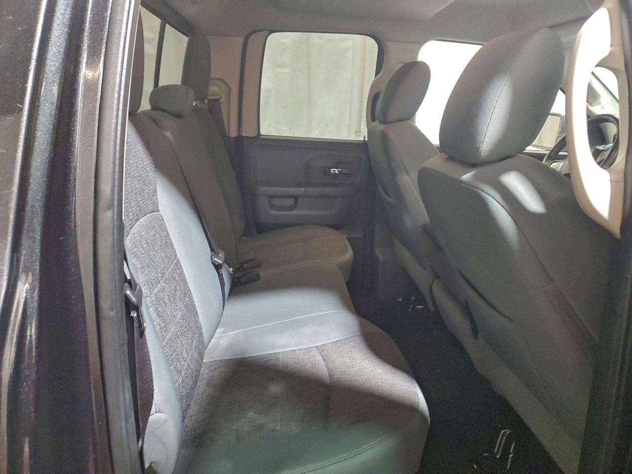 2016 RAM 1500 SLT photo 10