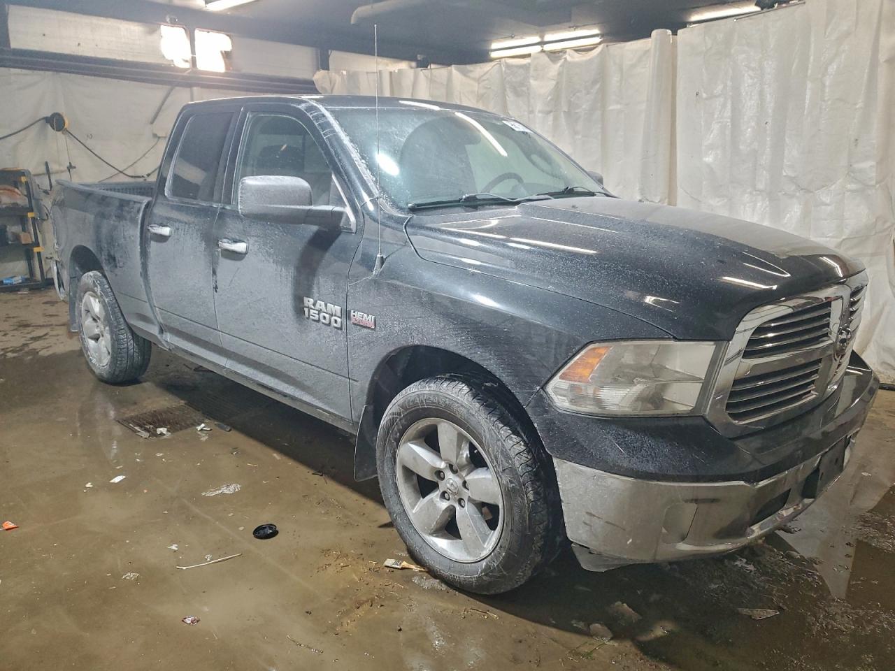 2016 RAM 1500 SLT photo 4
