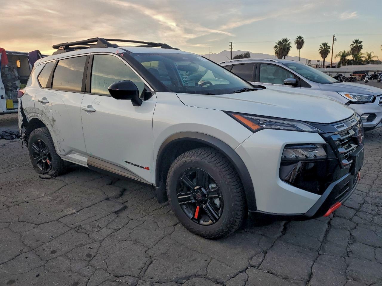 2025 NISSAN ROGUE SV photo 4
