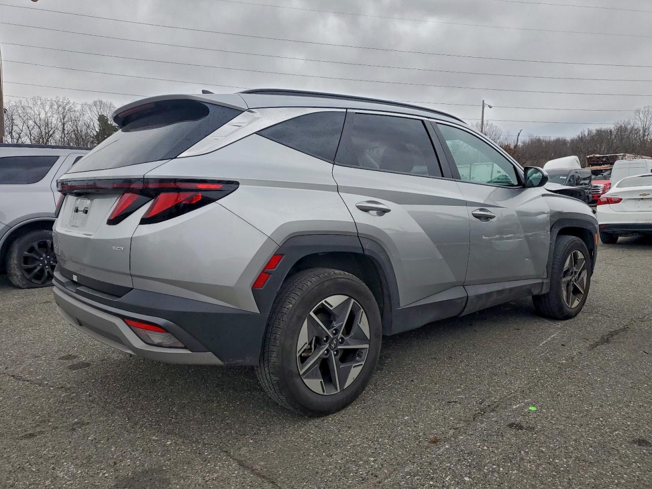 2025 HYUNDAI TUCSON SEL photo 3