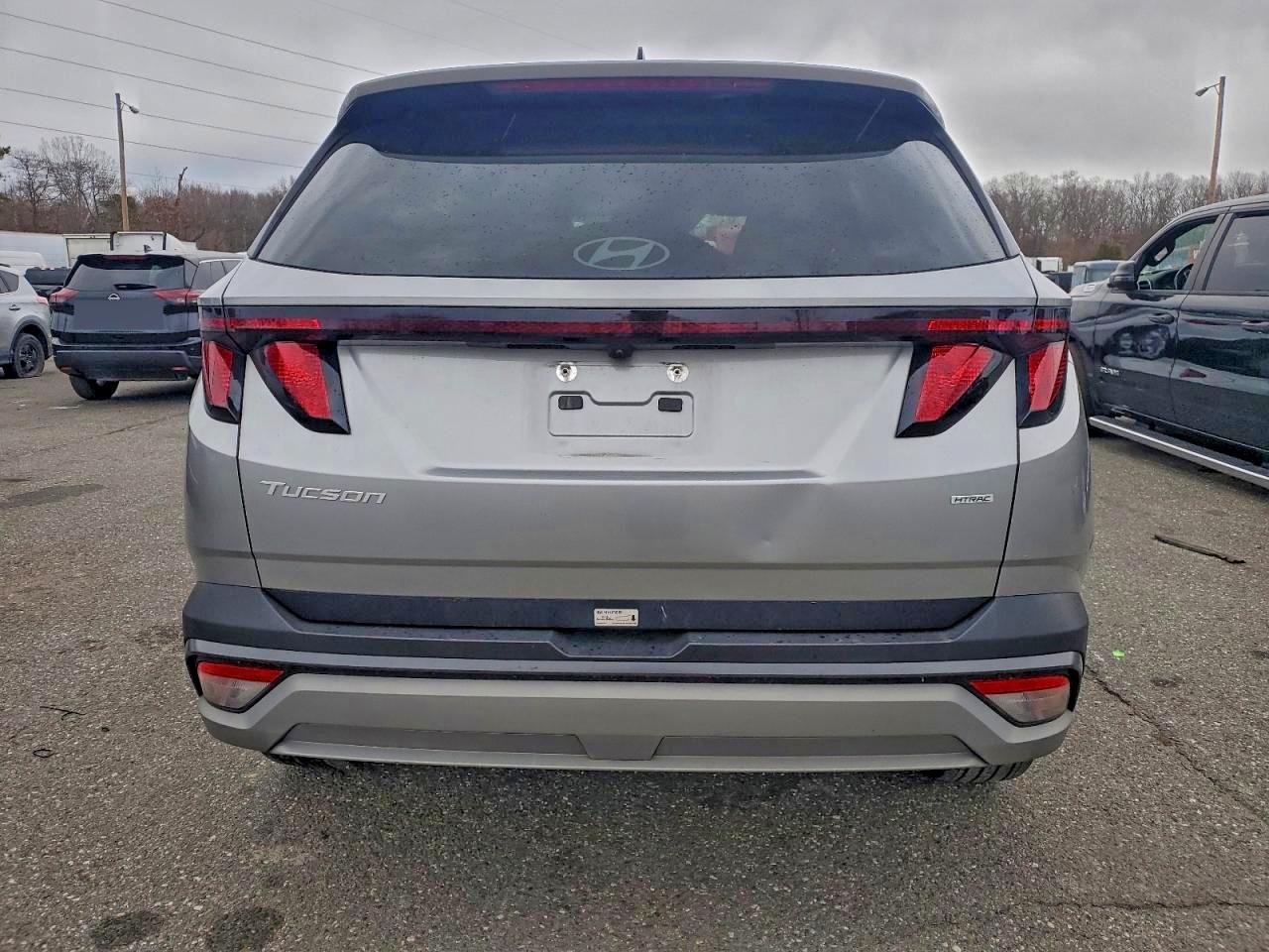 2025 HYUNDAI TUCSON SEL photo 6
