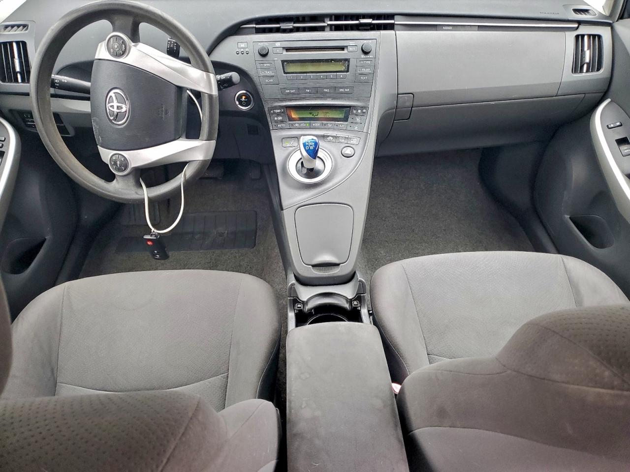 2010 TOYOTA PRIUS photo 8