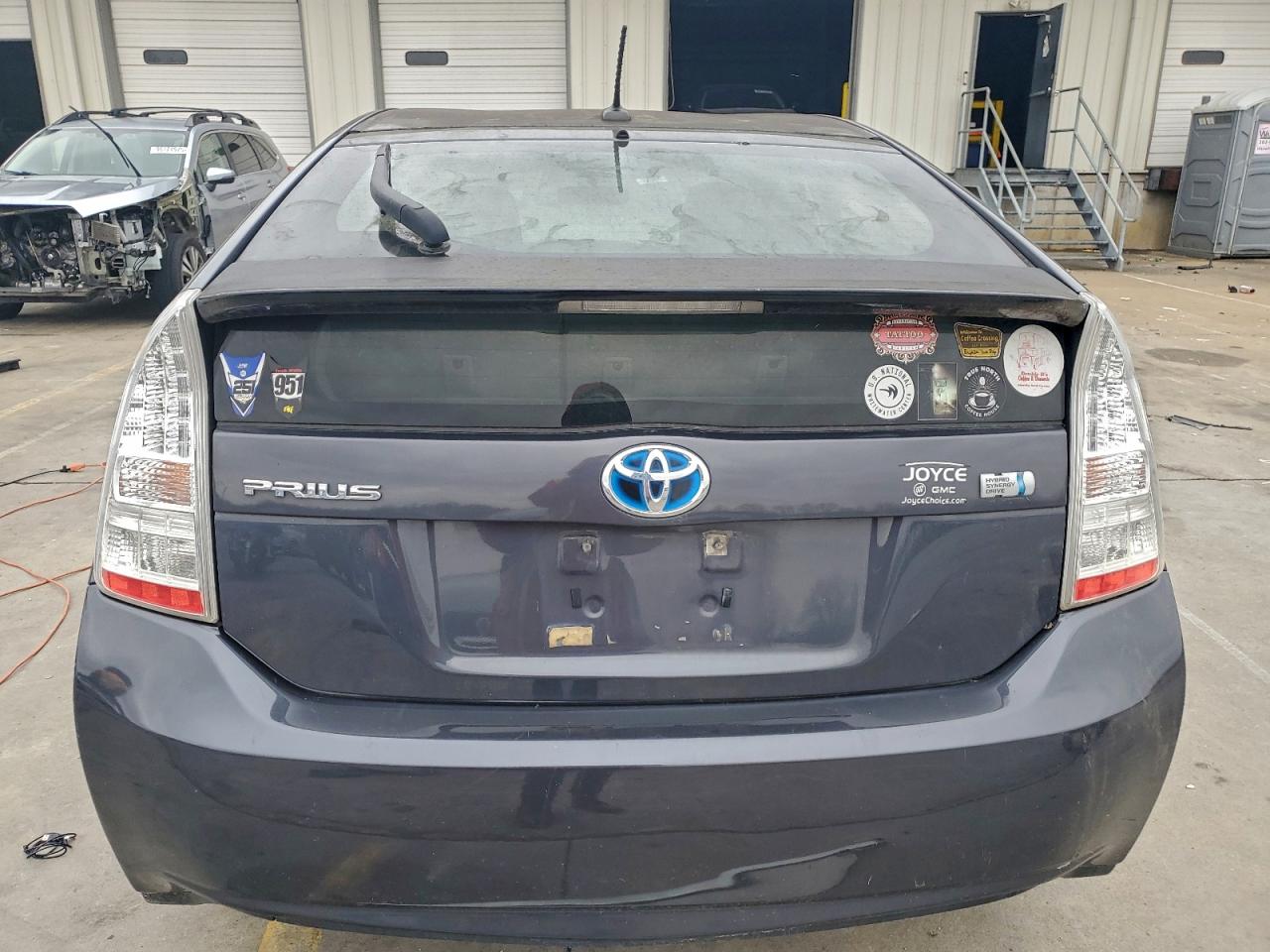 2010 TOYOTA PRIUS photo 6