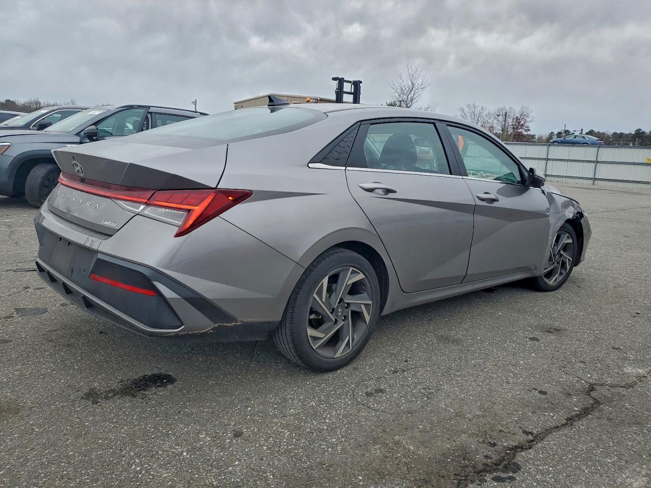 2024 HYUNDAI ELANTRA LIMITED photo 5