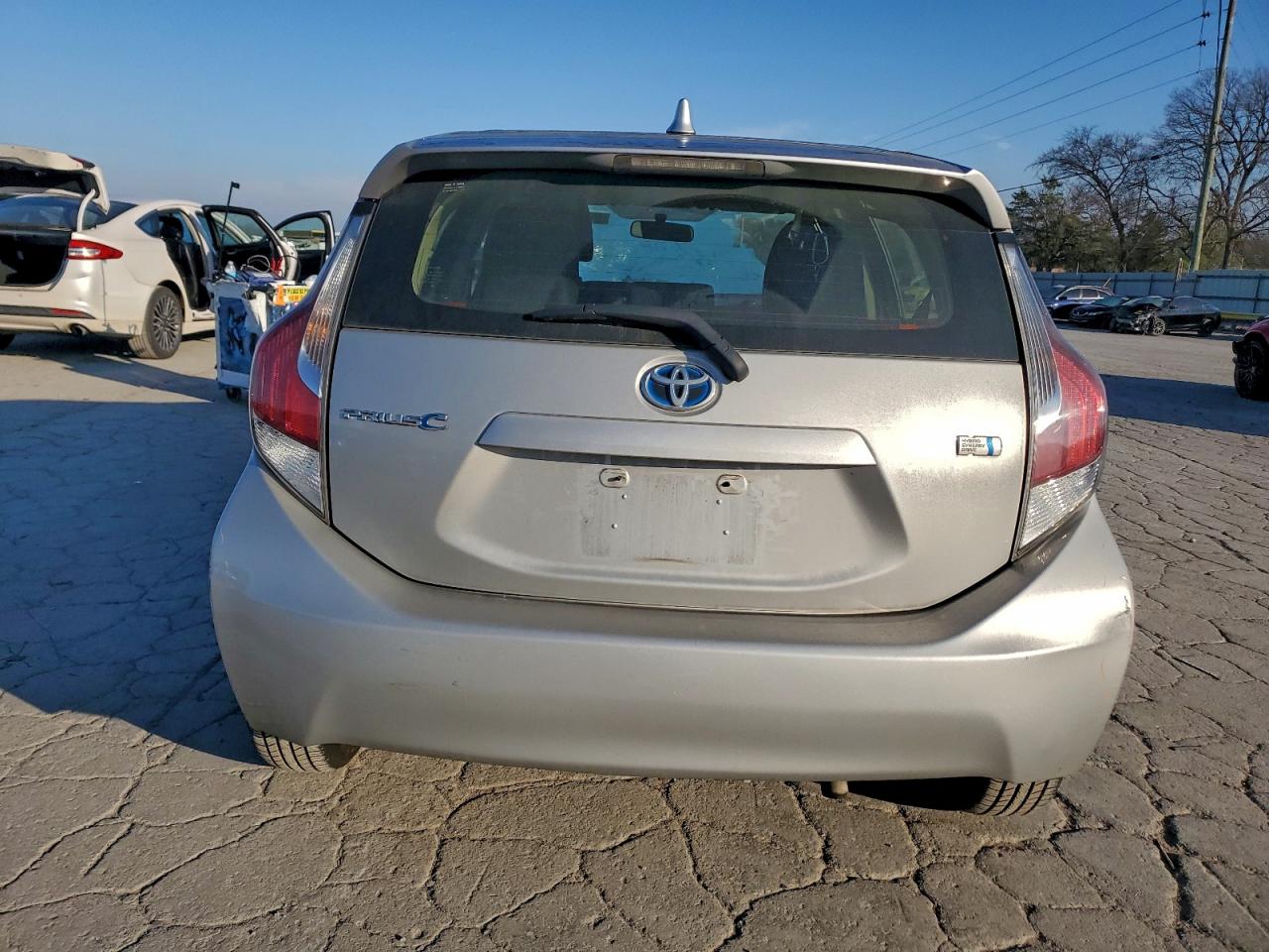 2015 TOYOTA PRIUS C photo 6