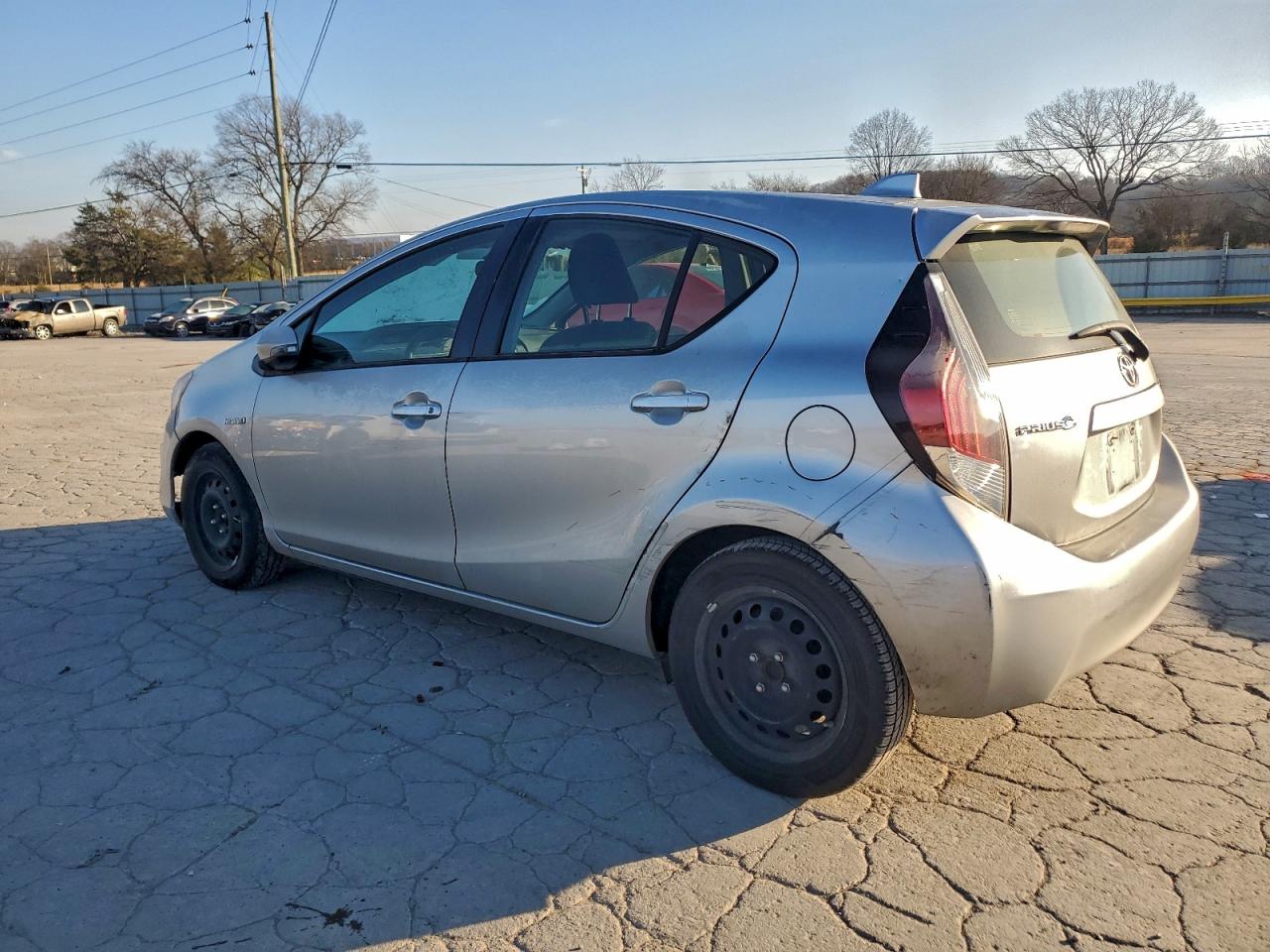 2015 TOYOTA PRIUS C photo 2