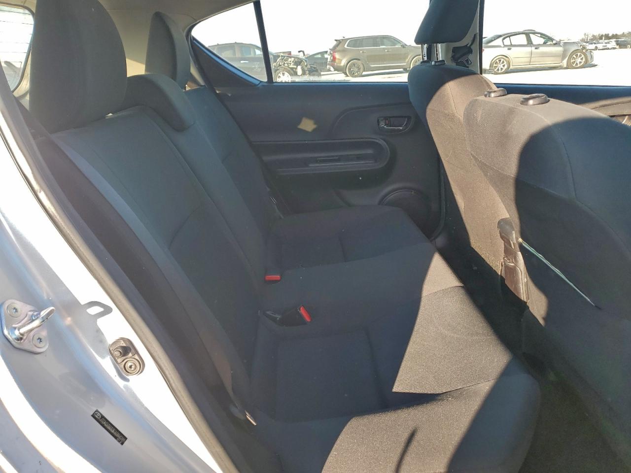 2015 TOYOTA PRIUS C photo 10