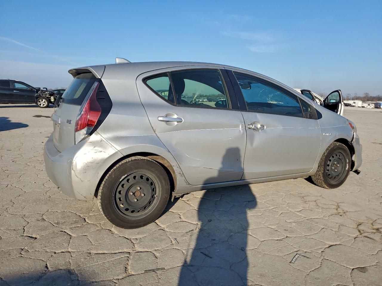 2015 TOYOTA PRIUS C photo 3
