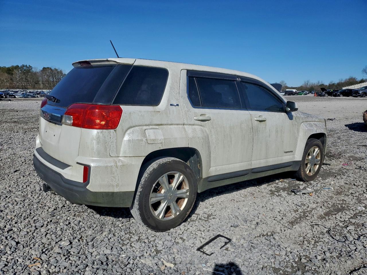 2017 GMC TERRAIN SLE photo 3